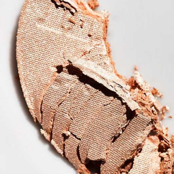 Too Faced Moon Crush Highlighter in Summer Moon (Bronzed Rose Gold) - Picture 3 of 15